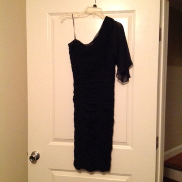 BLACK ONE SHOULDER PARTY DRESS - SIZE 14 - Picture 3 of 4